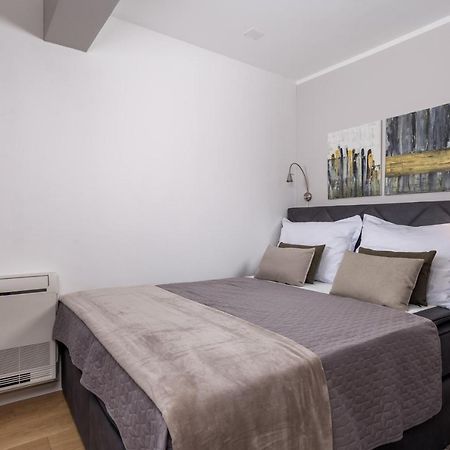 Luxury City Center Apartment -50M To The Sea Opatija Bagian luar foto