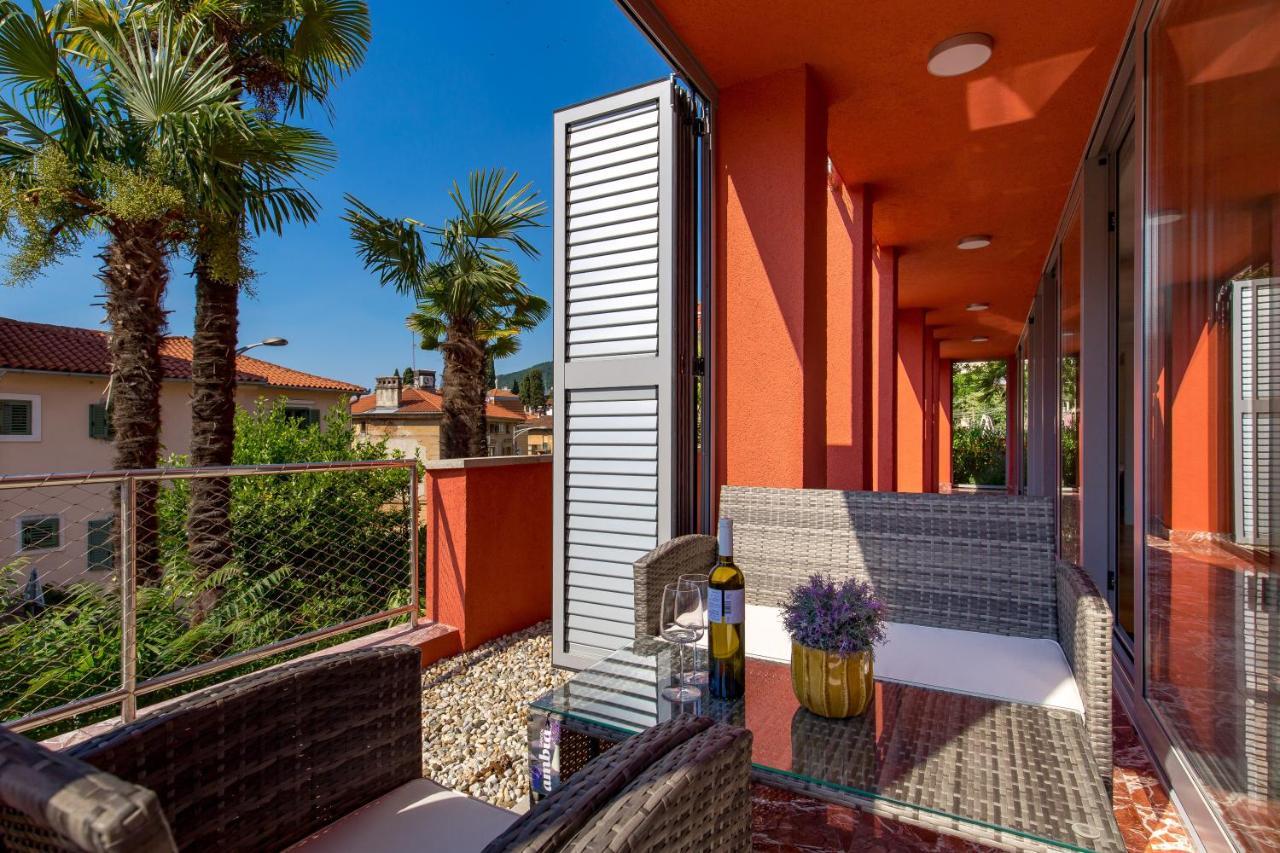 Luxury City Center Apartment -50M To The Sea Opatija Bagian luar foto
