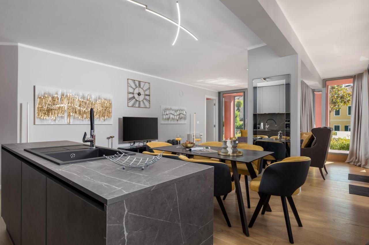 Luxury City Center Apartment -50M To The Sea Opatija Bagian luar foto