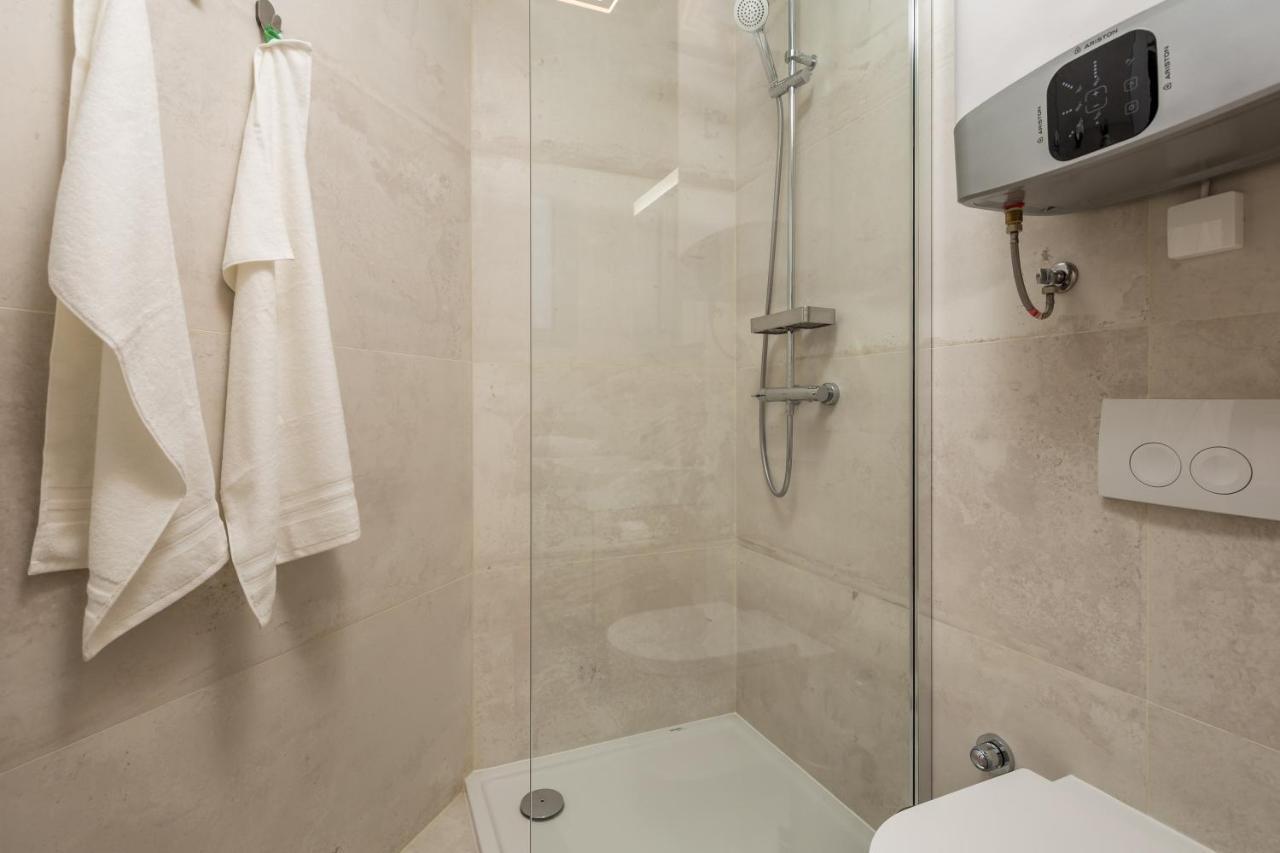 Luxury City Center Apartment -50M To The Sea Opatija Bagian luar foto