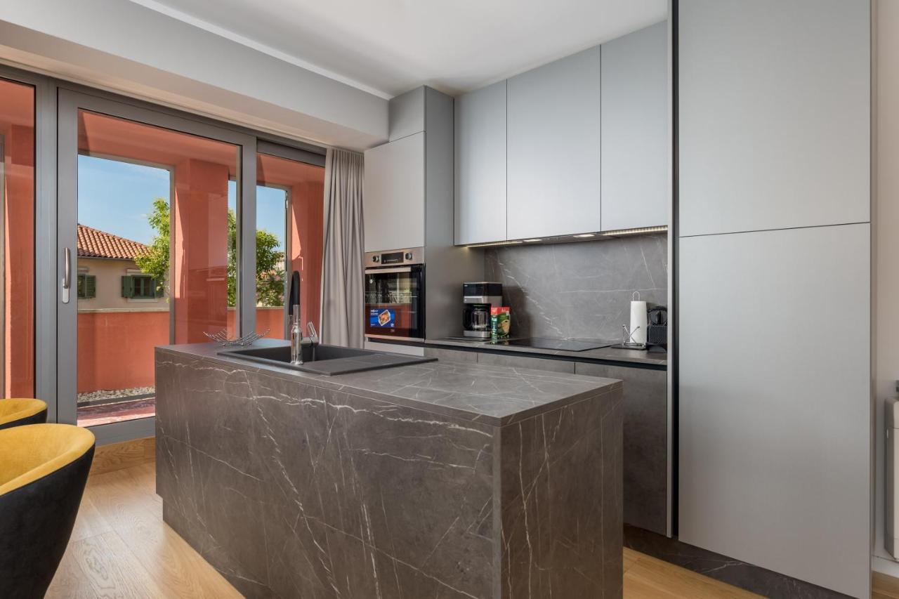 Luxury City Center Apartment -50M To The Sea Opatija Bagian luar foto