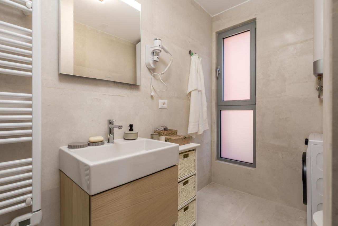 Luxury City Center Apartment -50M To The Sea Opatija Bagian luar foto