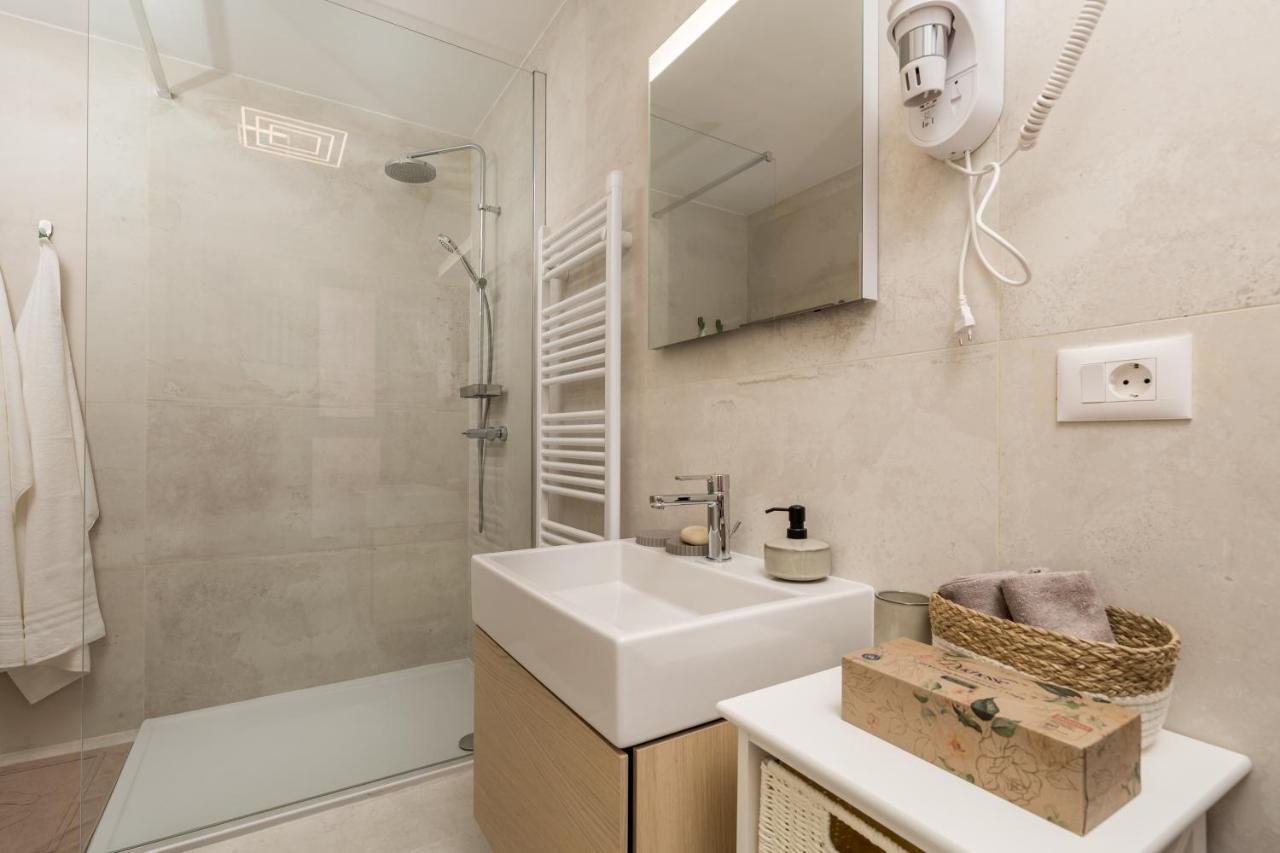 Luxury City Center Apartment -50M To The Sea Opatija Bagian luar foto
